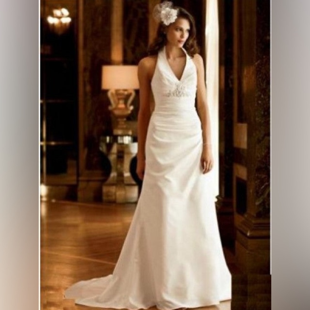 Sophisticated Ivory Bridal Gown